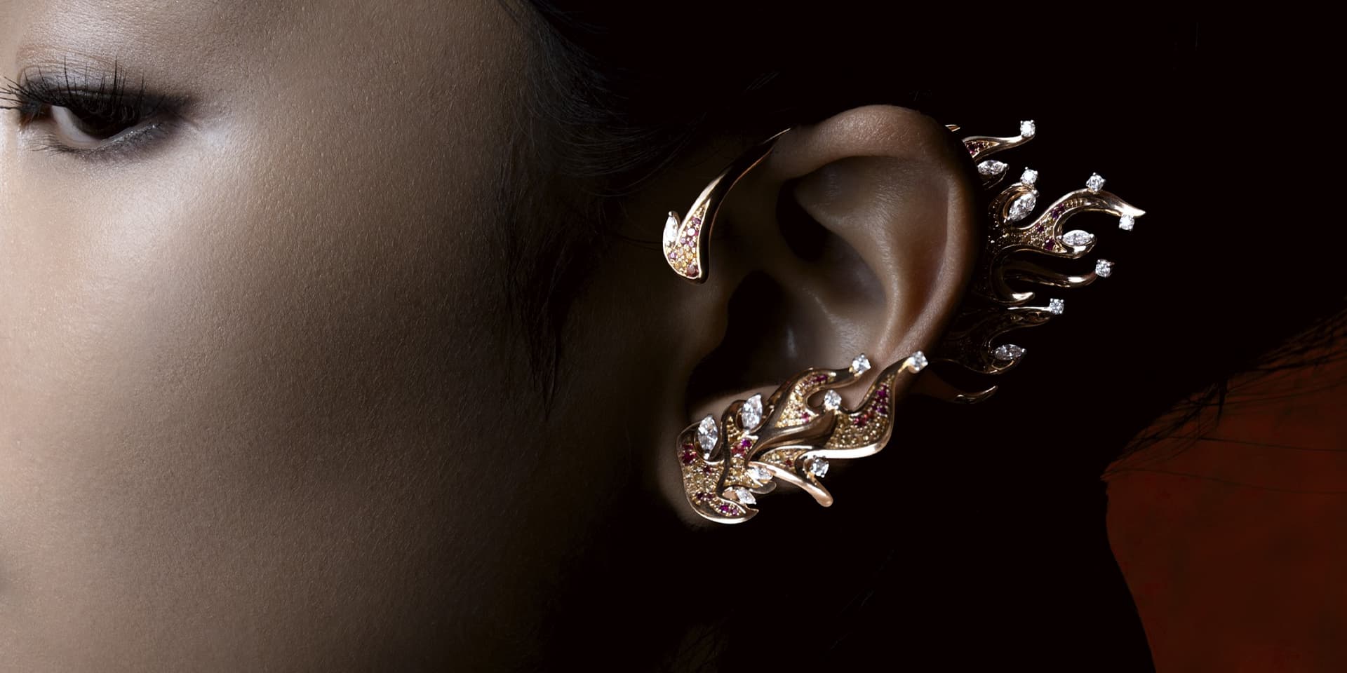 The Art of Styling Diamond Earrings and Precious Stone yang Menjadi Ekspresi Diri