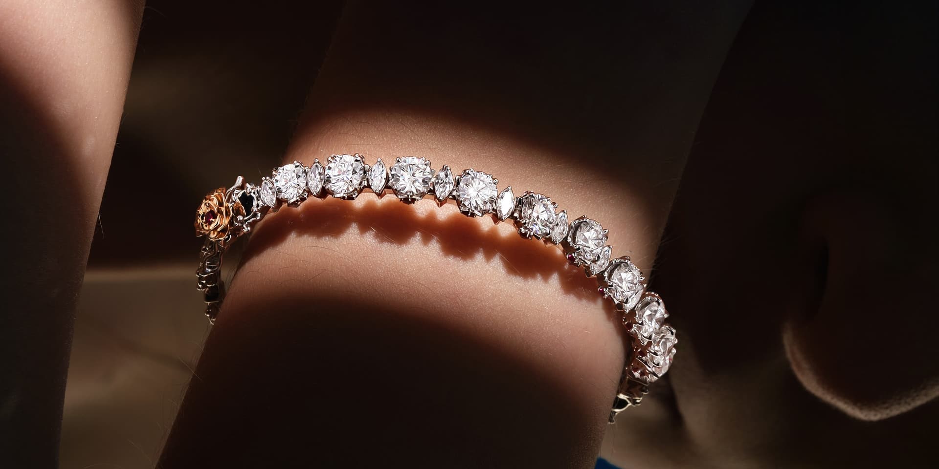 Rahasia Kilau Berlian yang Begitu Memikat pada Model Gelang Terbaru MONDIAL