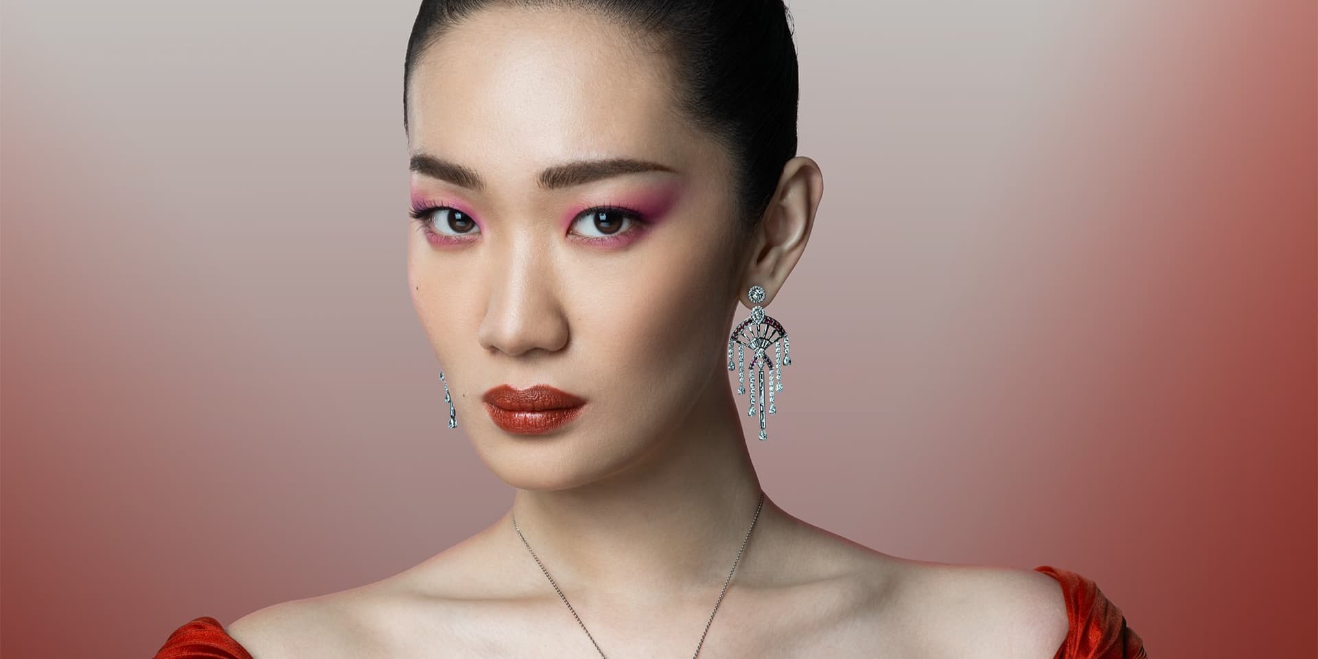 Dari Anting hingga Kalung Berlian: Set Perhiasan Mewah untuk Merayakan Chinese New Year