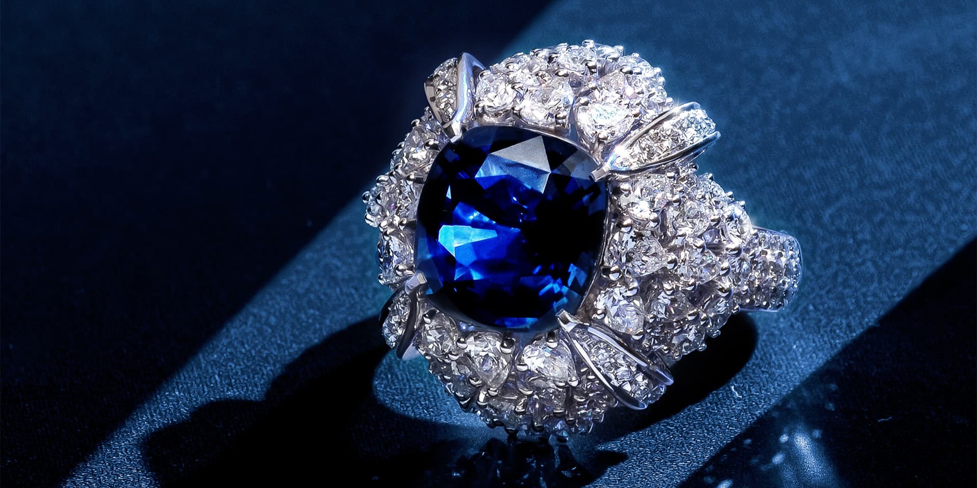 Mengungkap Keistimewaan Cincin Blue Sapphire dari Pembentukan hingga Kelangkaannya