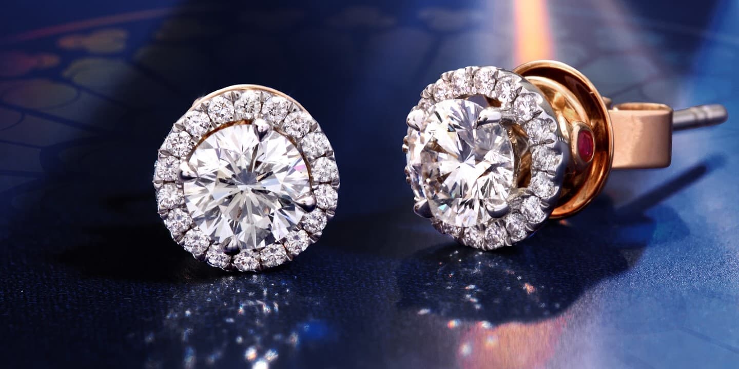 Anting Berlian Brilliant Rose dengan Keindahan 66 Facets untuk Tampilan Glamor