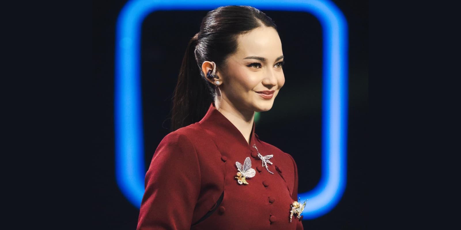 Inspirasi Mix and Match Brooch ala Selebriti Untuk Style Fashion Anda