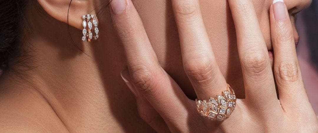 Bosan dengan Anting-Anting yang Biasa? Coba Anting-Anting Berlian Berkualitas Berikut Ini