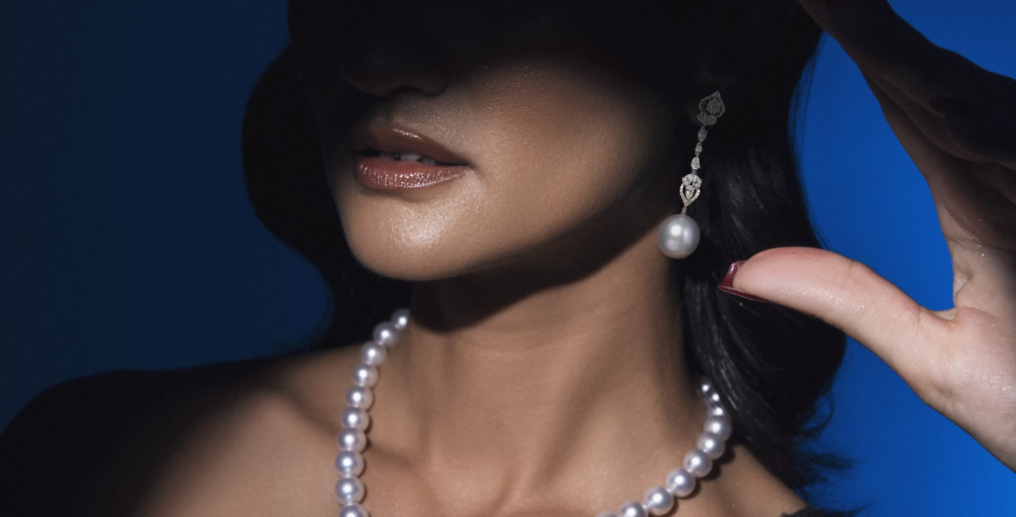 Look Minimalis tapi Mewah? Pearl Earrings adalah Kuncinya!