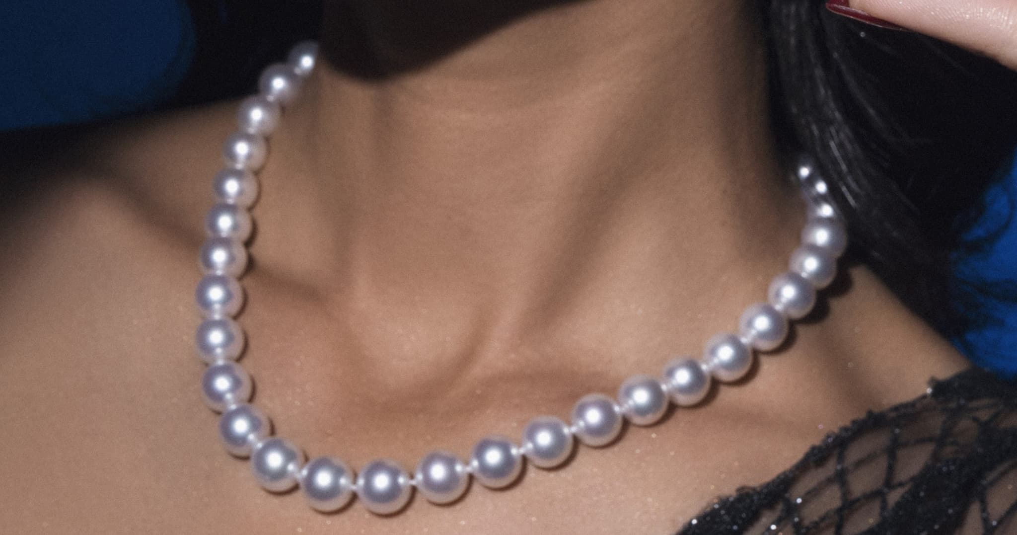 Tampil dengan Look yang Trendy Memakai Kalung Berlian dari Kasual sampai Formal