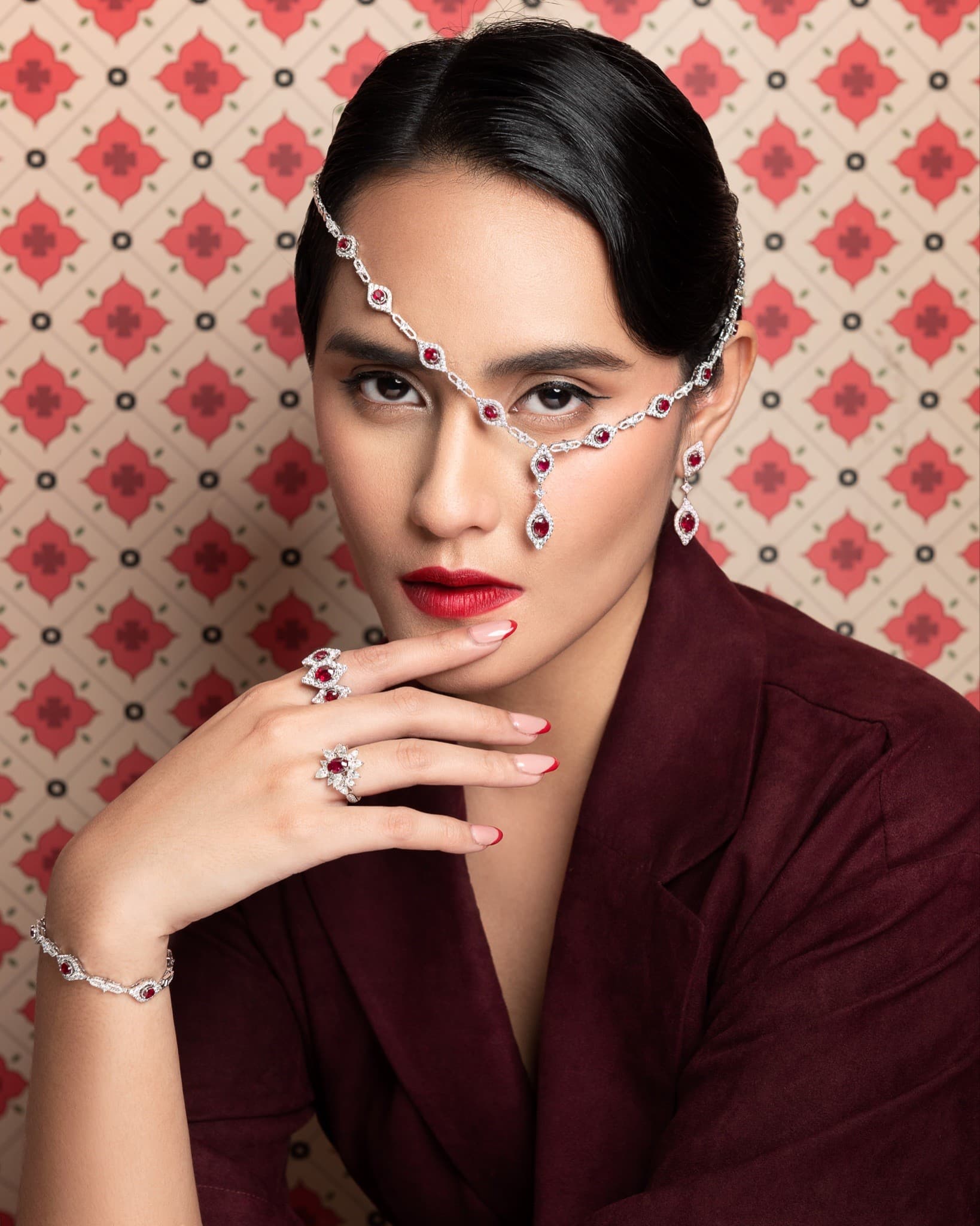 Koleksi Perhiasan Berlian Wanita Terbaru yang Bertatahkan Ruby