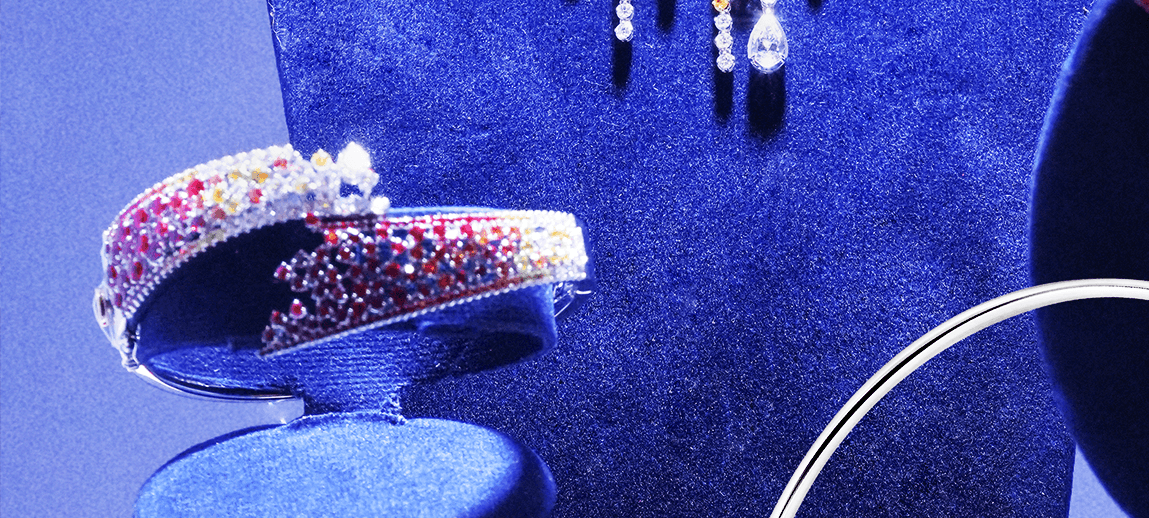 Bracelet Mewah yang Dihiasi Precious Stone, Cocok untuk Dinner Date