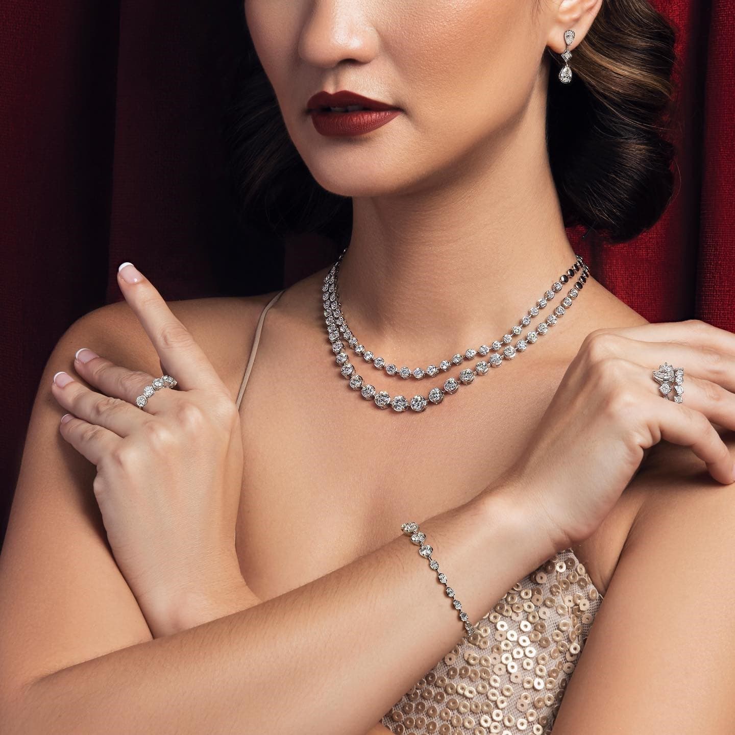 Hargai dan Cintai Diri Sendiri dengan Kalung Berlian Berbeda MONDIAL