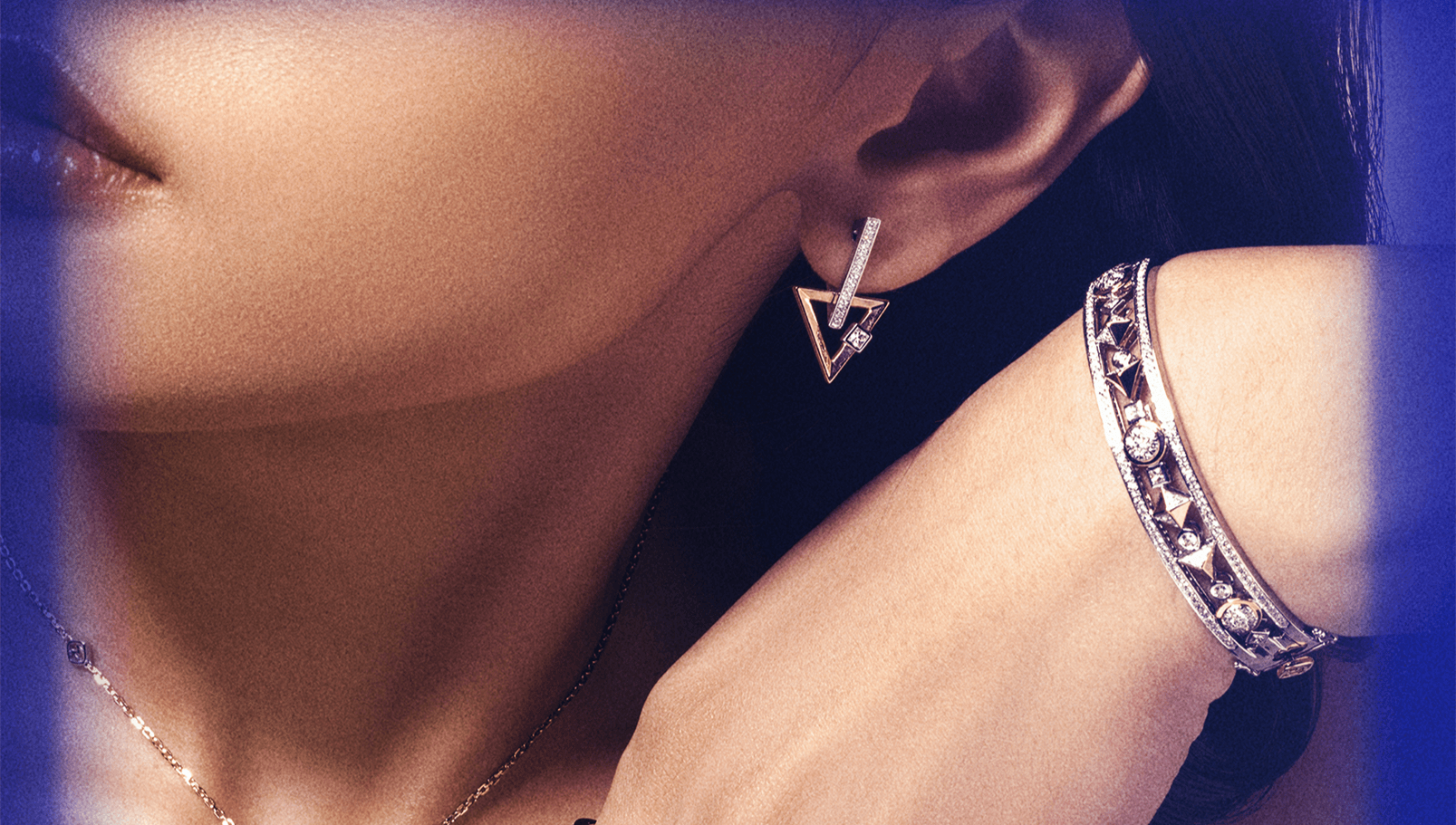 Gelang Bangle atau Bracelet, Mana yang Cocok dengan Style Kamu?