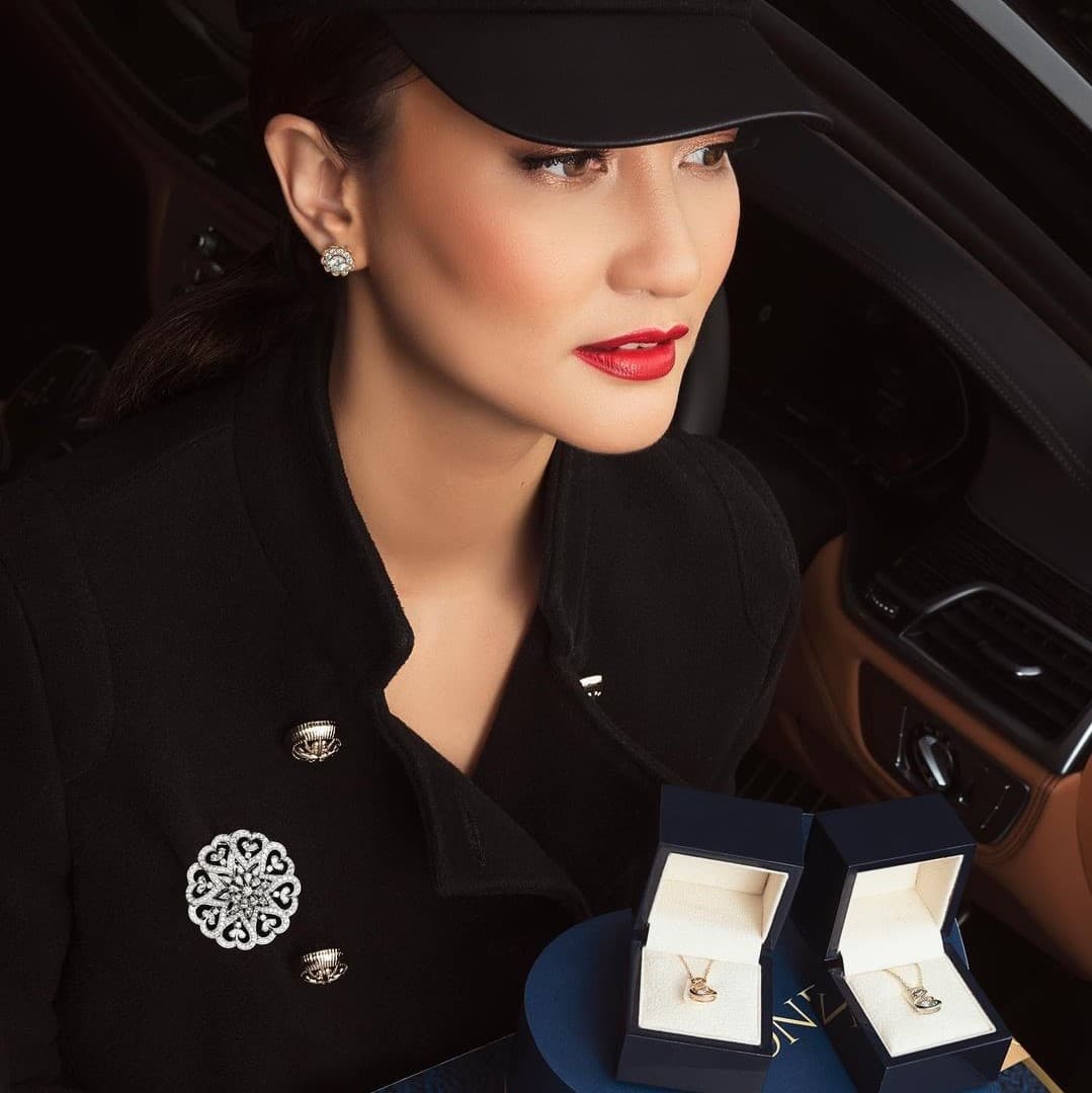 Harga Anting Emas Berhiaskan Berlian Sebanding dengan Kemewahannya