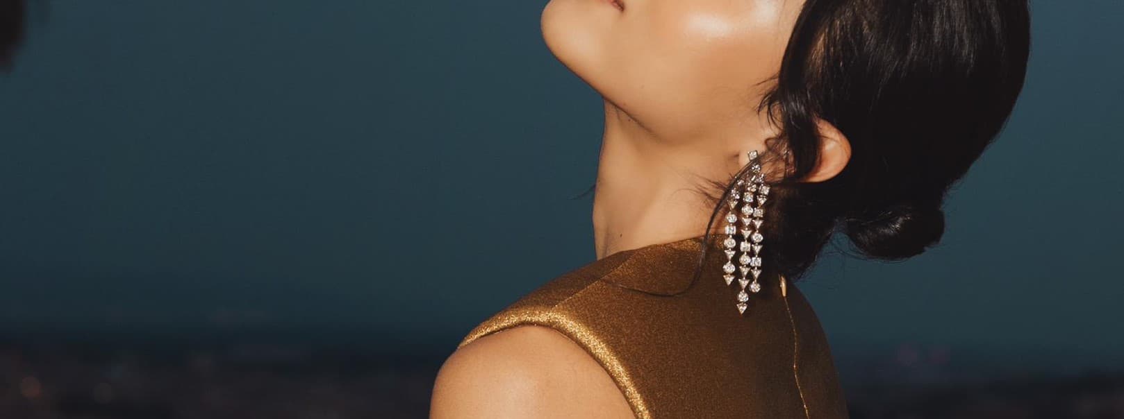 Lihat Model Diamond Earrings Terbaru untuk Dikenakan ke Pesta yang Mewah