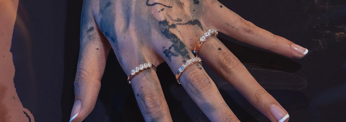 Tampil Stylish saat Traveling Bareng Teman dengan New Collection Ring