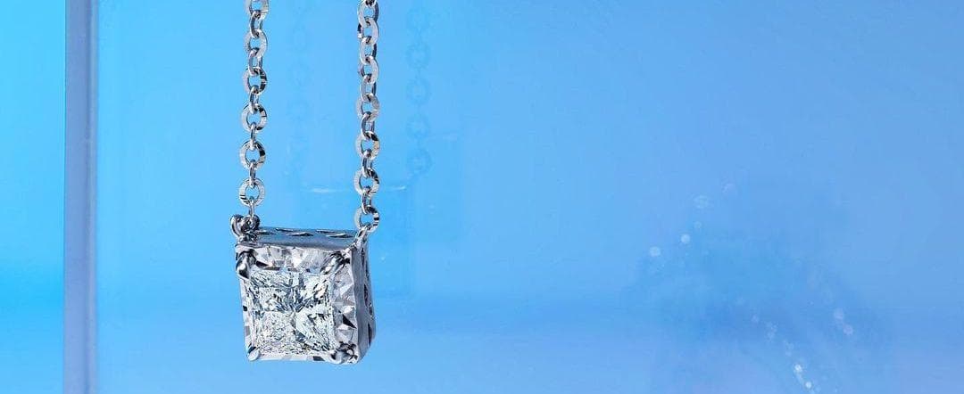 8 Rekomendasi Hadiah Ulang Tahun untuk Istri yang Mewah & Menarik