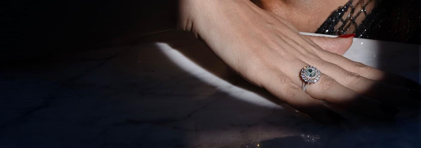 Lagi Cari Cincin Nikah Berlian? Cek Mitos Cincin Kawin Dulu di Sini