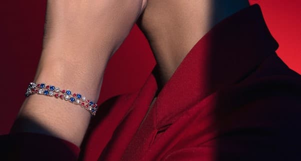 6 Tips Tampil Menawan Saat Lebaran Memakai Bracelet Elegan