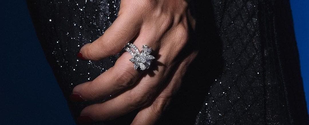 Rawat Cincin Berlian Wanita Kamu agar Selalu Tampak Berkilau dengan Tips Ini