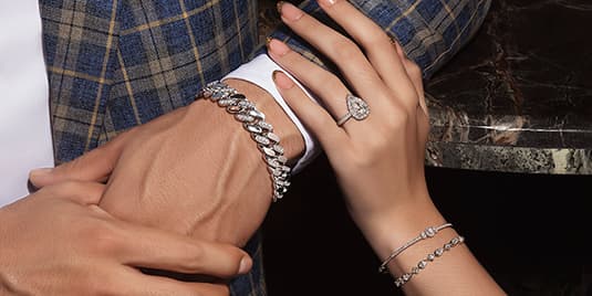 Ambil Hati Pasangan Tercinta dengan Kejutan Perhiasan Berlian Berbeda