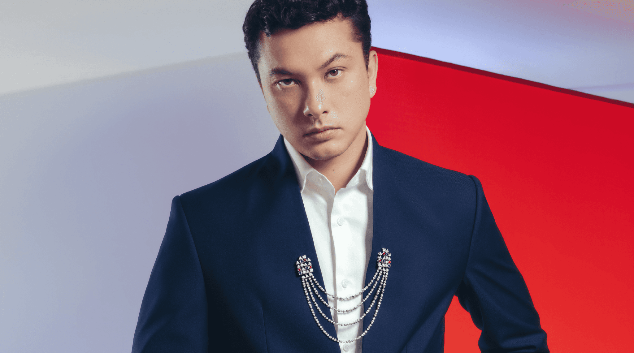 Super Mewah, Intip Pesona Para Selebriti Pria Memakai Diamond Jewellery di Berbagai Acara