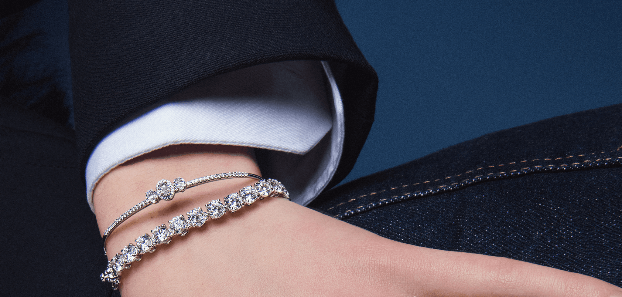 Bagaimana Cara Styling Gelang Bangle agar Terlihat Mempesona?